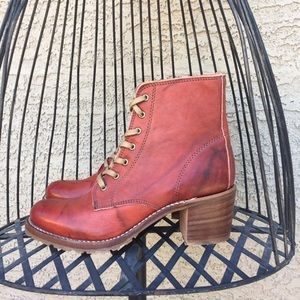 Frye boots 8.5 Sabrina